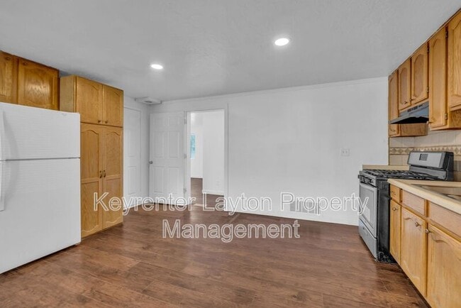 Building Photo - 775 N Diamond St