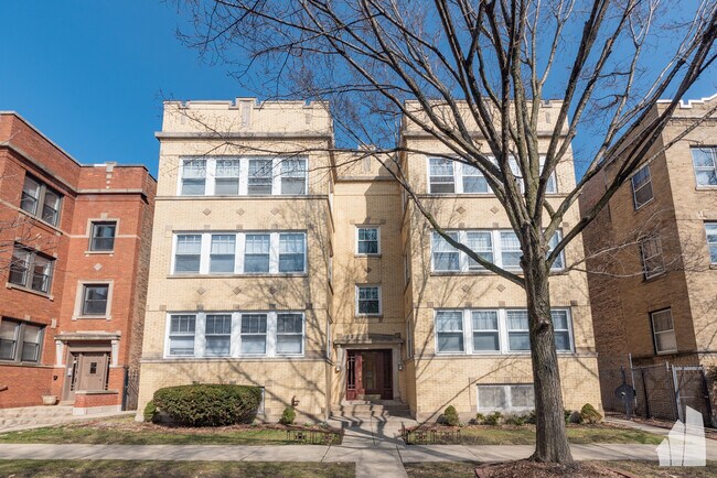 Building Photo - 811 Dobson St