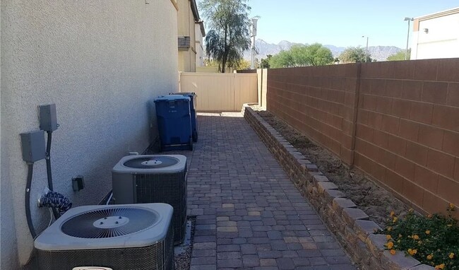 Building Photo - 412 Willow St