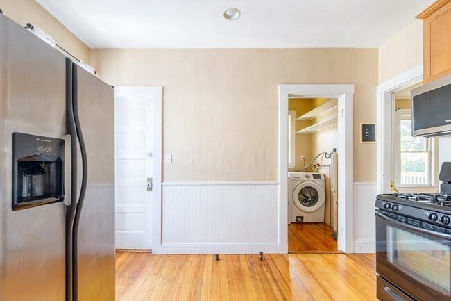 Building Photo - 24 Willis St