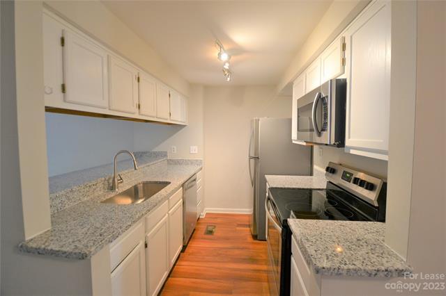Building Photo - 1319 Maple Shade Ln