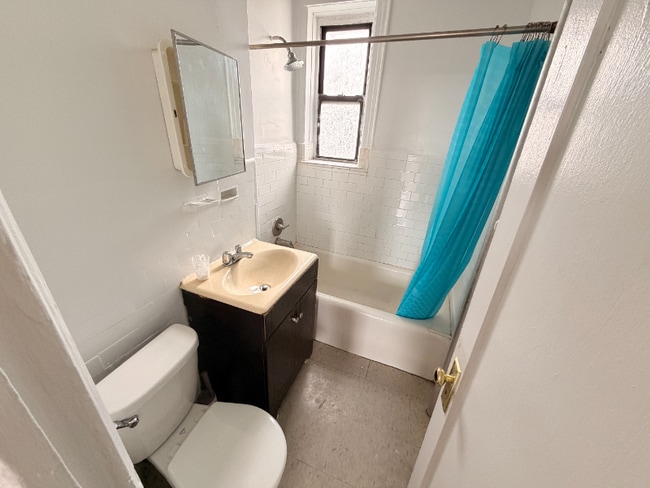 Building Photo - 1649 Edison Ave