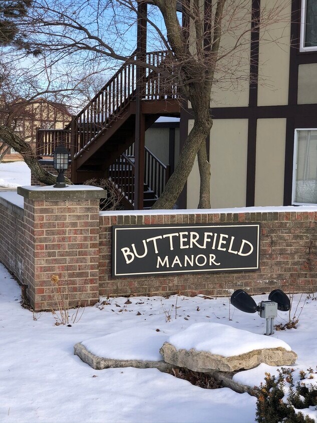 Primary Photo - 412 Sandhurst Cir
