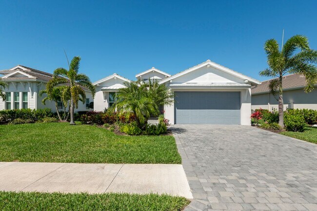 Building Photo - 8897 Redonda Dr