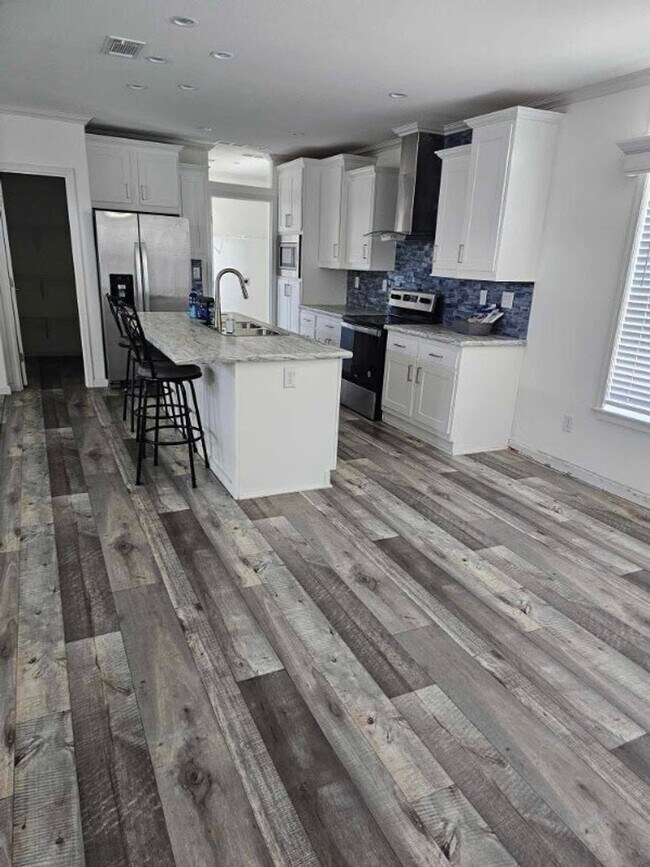 Building Photo - Spacious 3 Bed, 2 Bath Manufactured Home f...