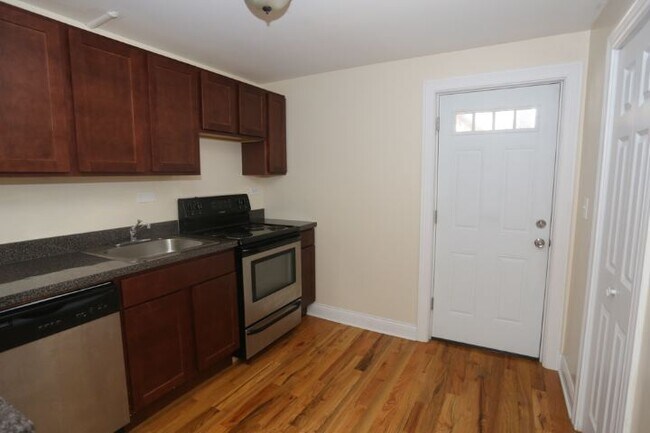 Foto del edificio - 1133 W Oakdale Ave