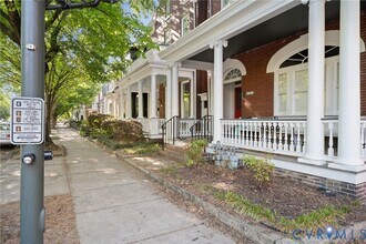 Building Photo - 1527 Grove Ave
