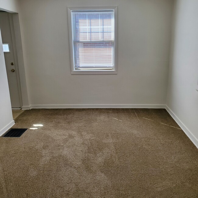 Dining Room - 1235 W 6th St