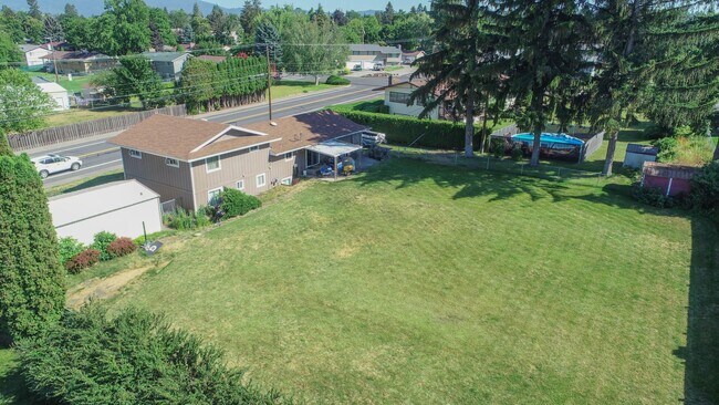 Foto del edificio - Freshly Updated 2 Bed 1 Bath Spokane Valle...