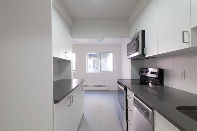 Building Photo - 760 Av. Galt