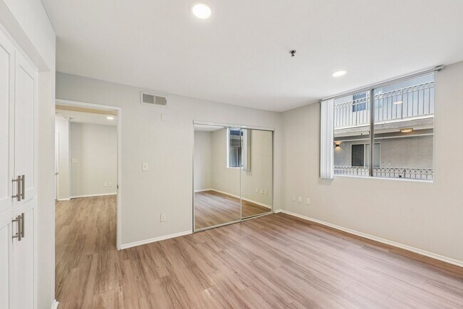 Interior Photo - 310 South Virgil Ave