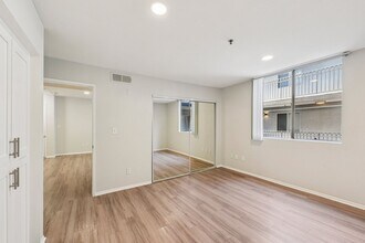 Interior Photo - 310 South Virgil Ave