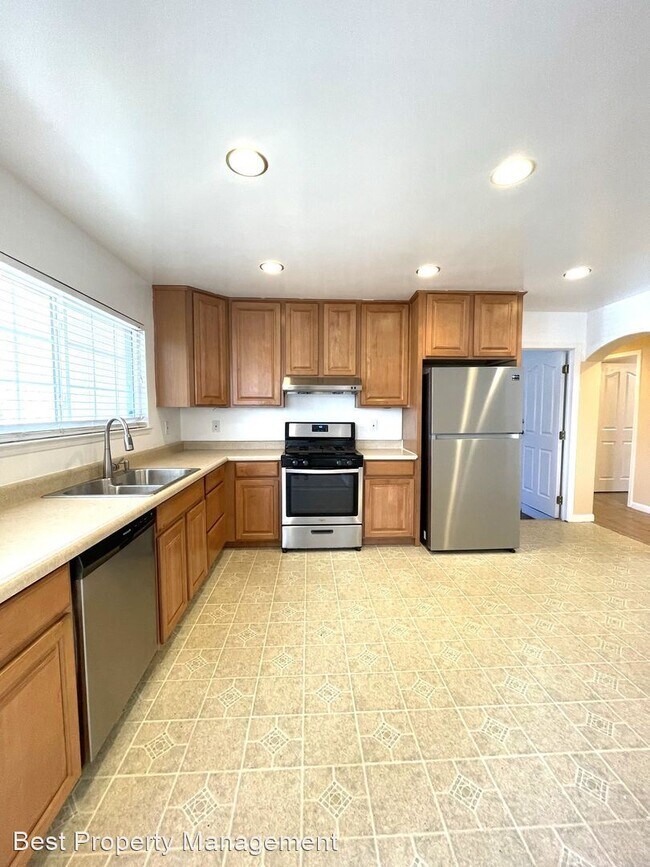 Foto del edificio - 3 br, 2 bath House - 4716 Portola Dr
