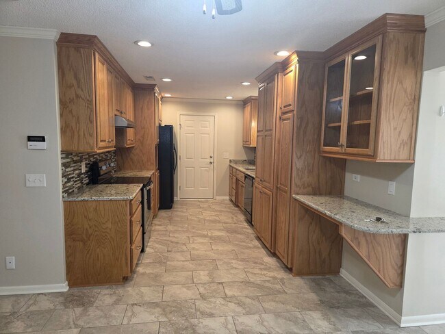 Foto del edificio - Available Now!