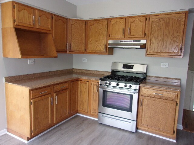 Building Photo - 358 Leicester Ct