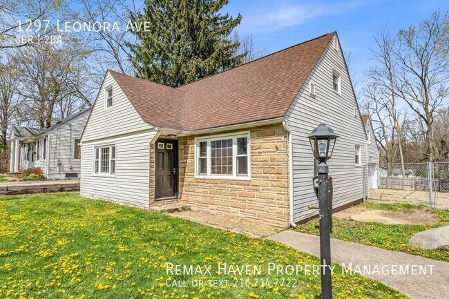 Building Photo - 1297 Leonora Ave, Akron - Spacious 3 bed 1...