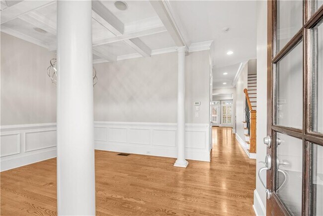 Foto del edificio - 250 Mystic Ridge Hill
