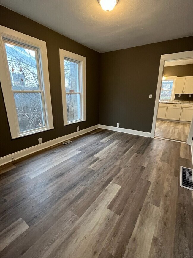 Foto del edificio - 239 Straight Ave SW