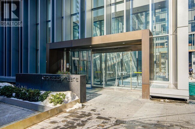 Building Photo - 42 Charles St E