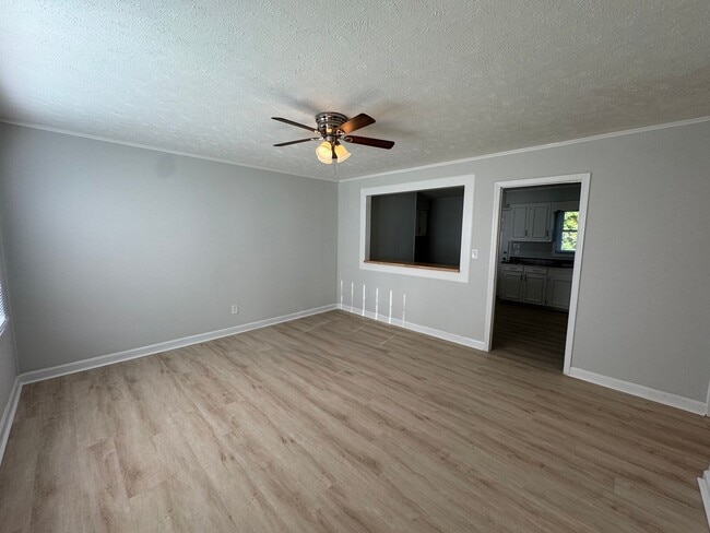 Photo - 637 Highway 905 Apartment