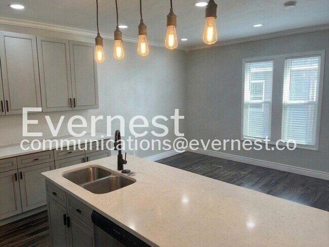 Foto del edificio - 112 Hanford St