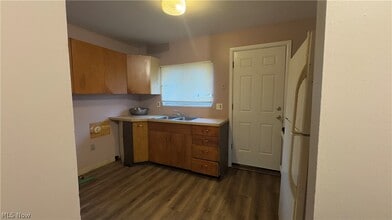 Building Photo - 3016 Northgate Ave