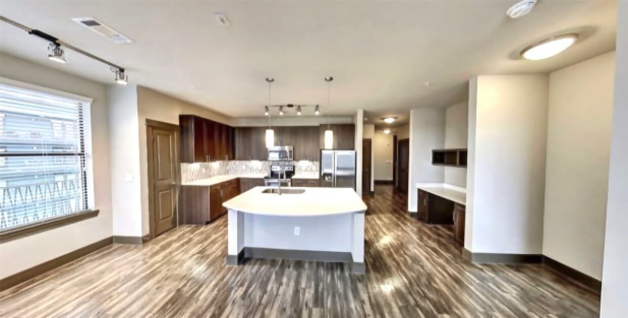 Foto principal - 5454 Washington Ave