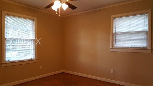 Foto del edificio - 3122 Bronx Rd