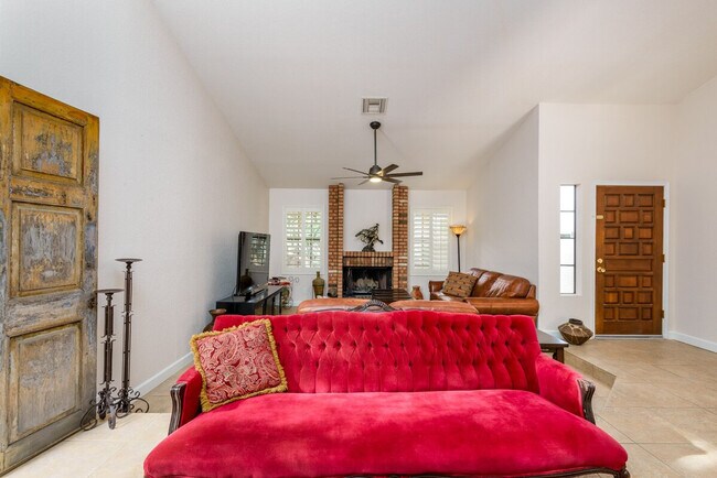 Foto del edificio - 10767 N 109th St