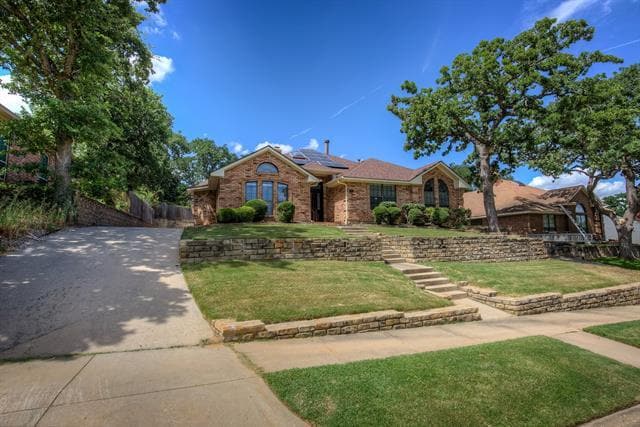 Building Photo - 3914 Meadow Dr