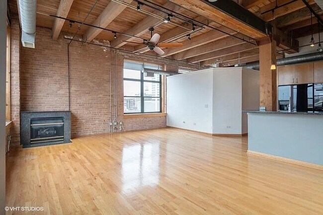 Building Photo - 701 W Jackson Blvd
