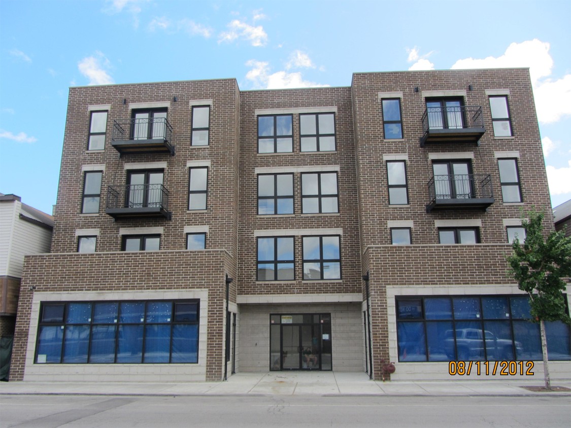Primary Photo - 3231 S Halsted St