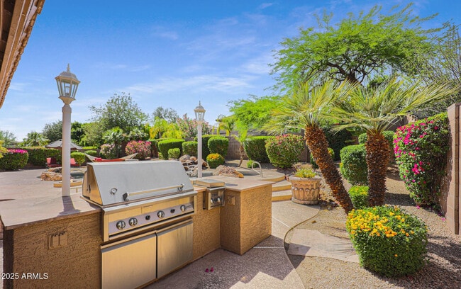 Building Photo - 7646 E Rose Garden Ln