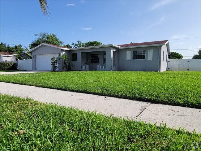 Building Photo - 1814 Oakmount Dr