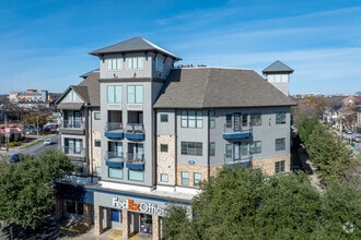 Building Photo - Villas on Guadalupe