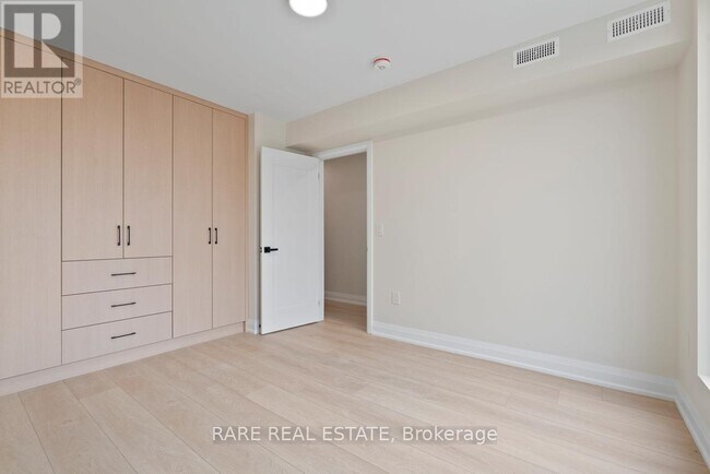 Building Photo - 191 Gledhill Ave