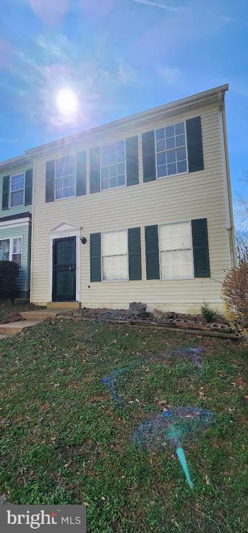 Photo - Discover a stunning 3-bedroom, 2.5-bathroom end unit Renovated townhome in Suitland