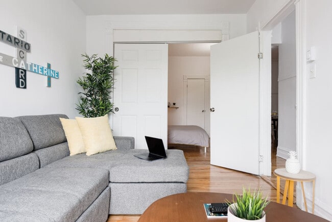 Building Photo - 4629 Rue Ontario E