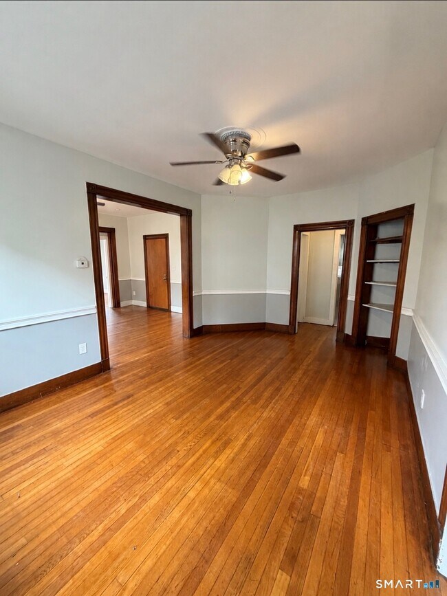 Foto del edificio - 461 Howard Ave
