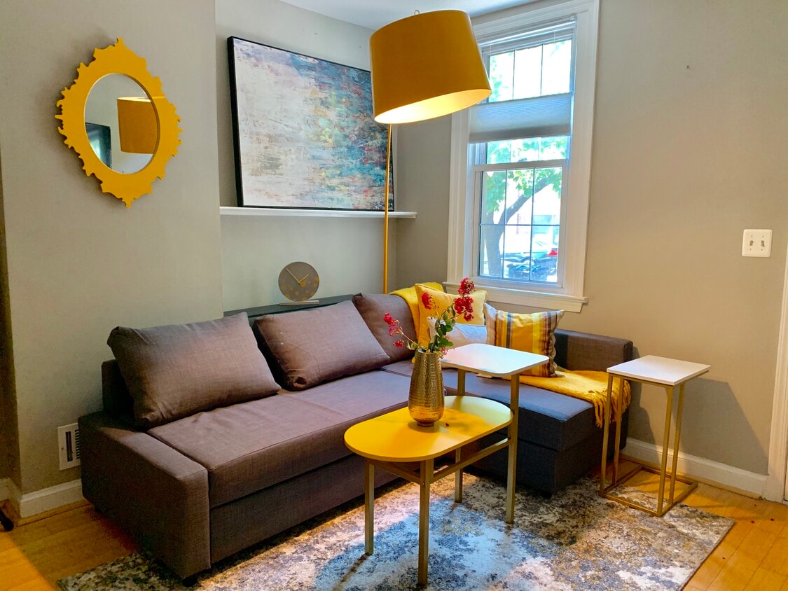 Bright and happy decor in the living room - 2227 10th St NW (Washington, DC)