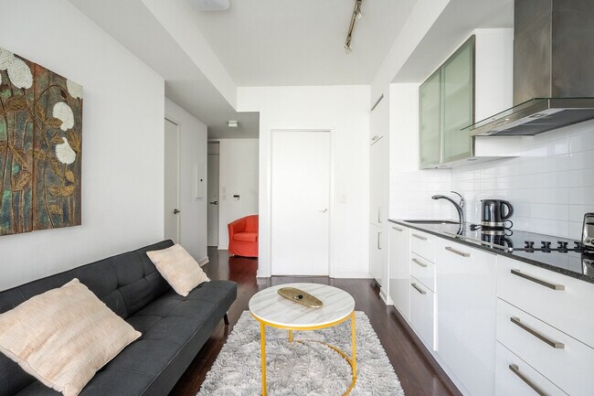 Building Photo - 14 York St