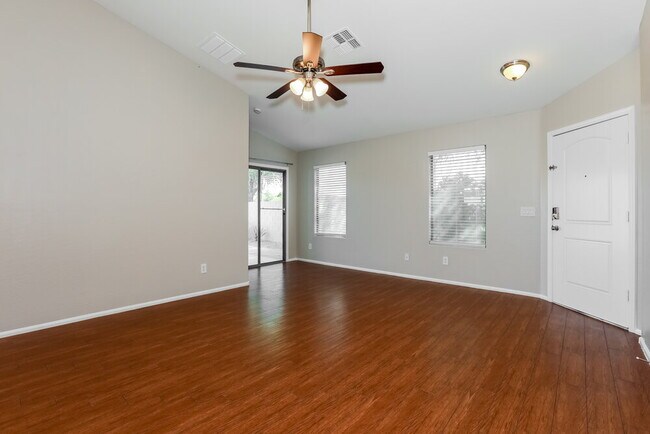 Foto del edificio - 29039 N Coal Ave