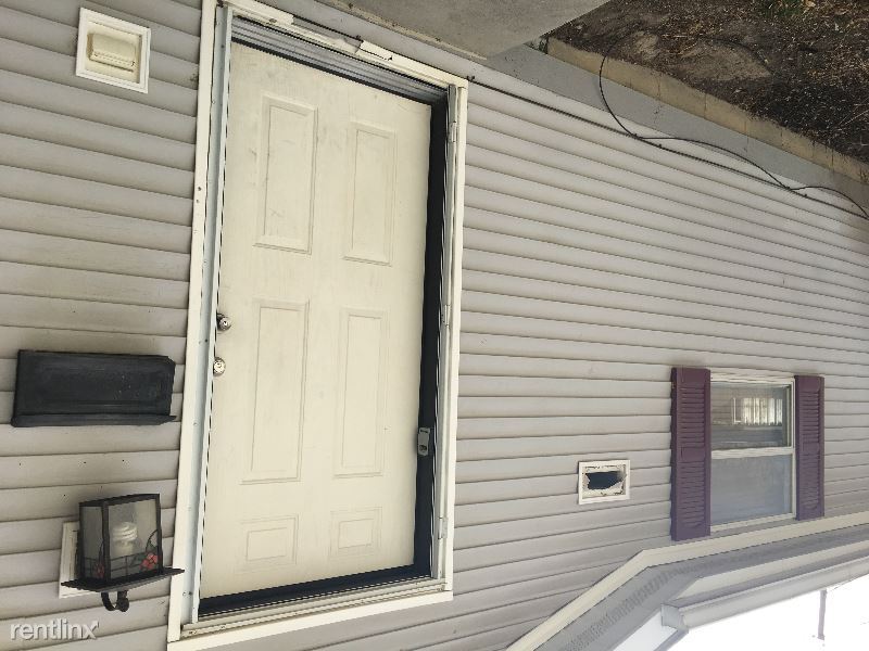 Primary Photo - 3 br, 2 bath Mobile Home - 2110 W 15th St
