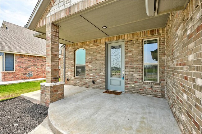 Foto del edificio - Charming 3-Bedroom Home with 3-Car Garage in Moore!