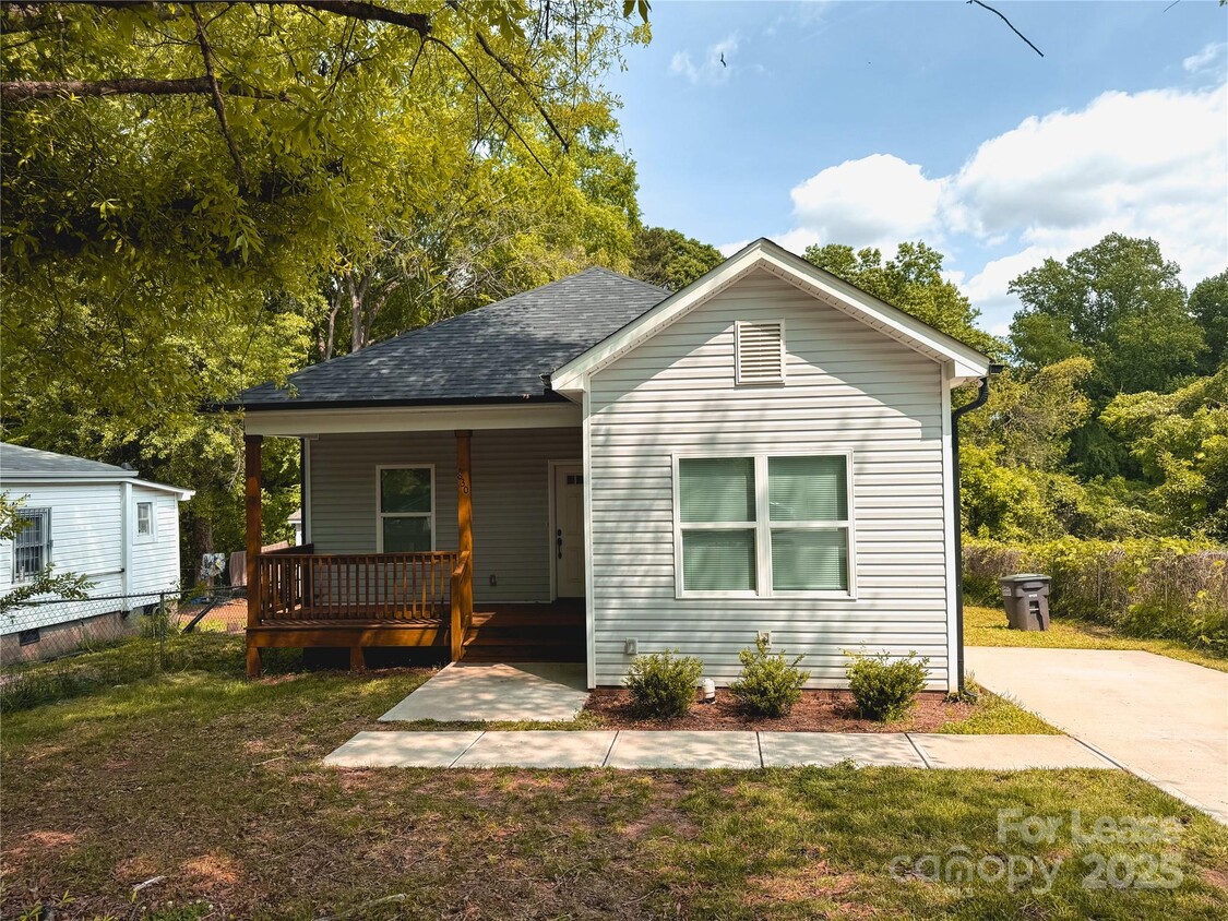 Foto principal - 832 N Weldon St