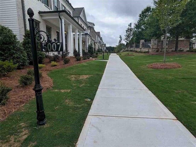 Building Photo - 5007 Bellmoore Park Ln