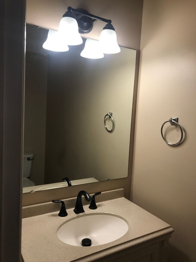 Building Photo - 152 Rollingwood Dr