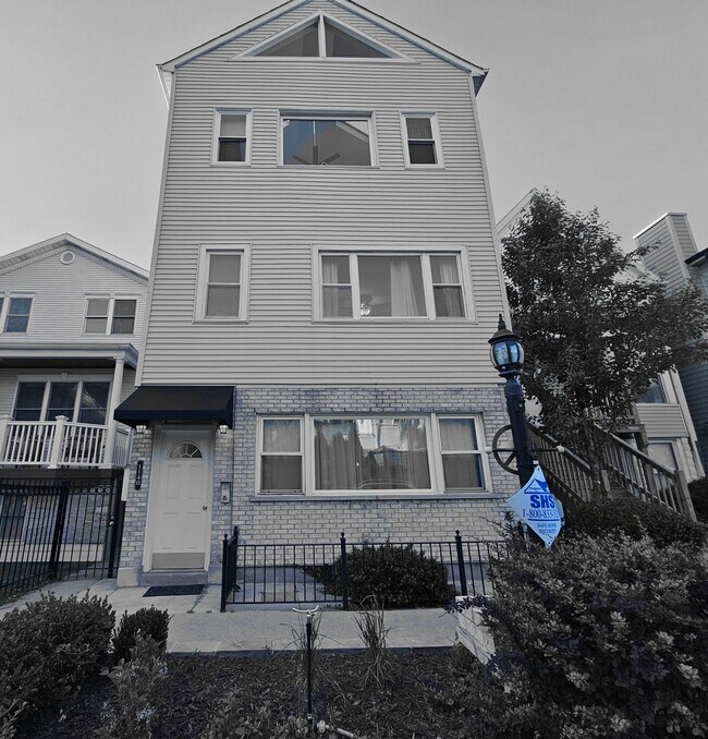 Foto del edificio - 1140 W Barry Ave