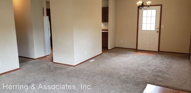 Foto del edificio - 3 br, 2 bath House - 533 N Montclair Ave