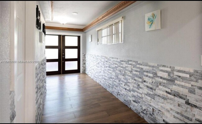 Foto del edificio - 16100 NE 9th Ct